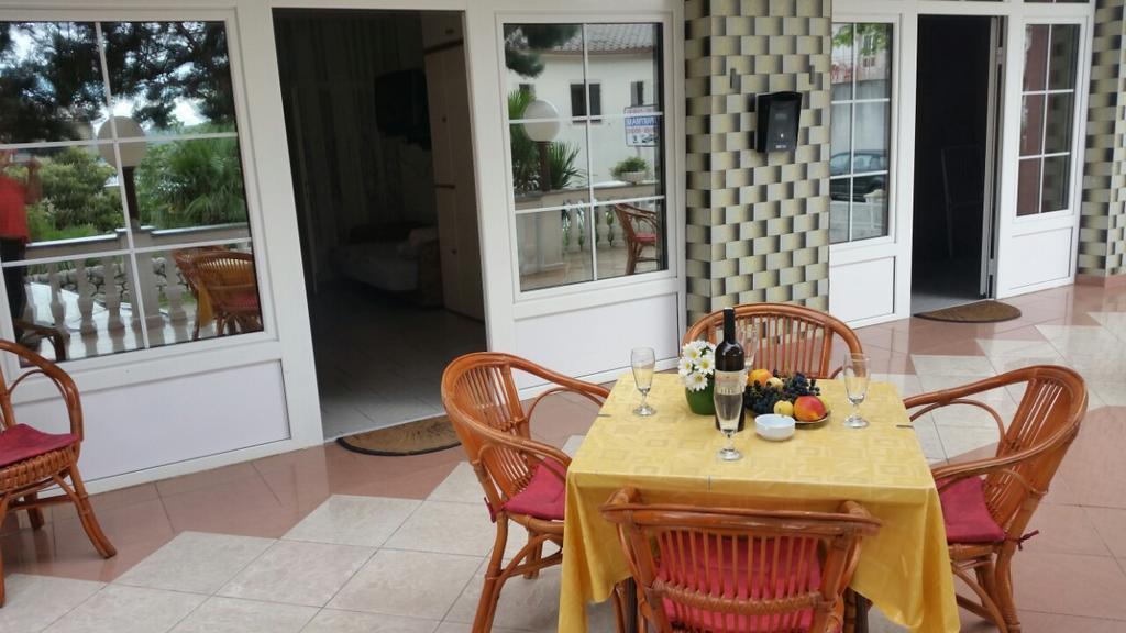 Apartmani Royal Zganec Crikvenica Buitenkant foto