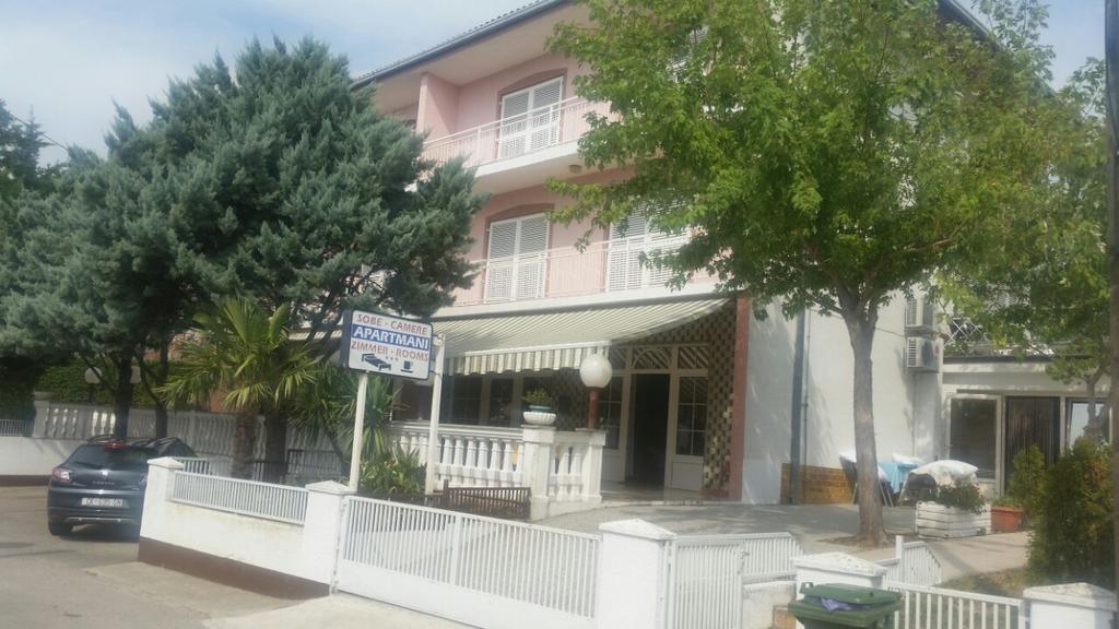 Apartmani Royal Zganec Crikvenica Buitenkant foto