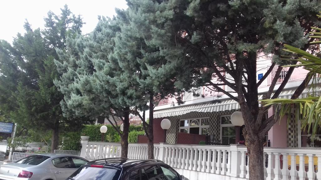 Apartmani Royal Zganec Crikvenica Buitenkant foto